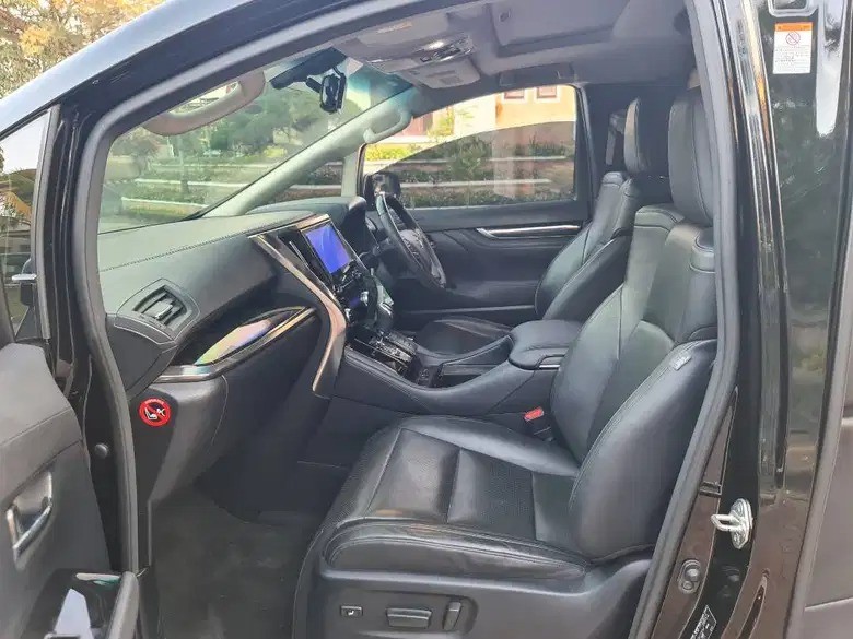 2015 Toyota Alphard  2.5L SC 2015 Toyota Alphard  2.5L SC