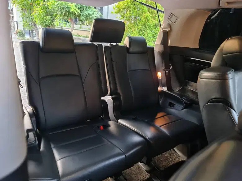 2015 Toyota Alphard  2.5L SC 2015 Toyota Alphard  2.5L SC