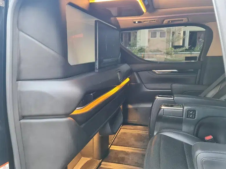 2015 Toyota Alphard  2.5L SC 2015 Toyota Alphard  2.5L SC