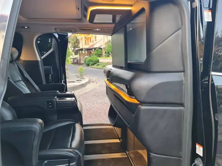 2015 Toyota Alphard  2.5L SC 2015 Toyota Alphard  2.5L SC