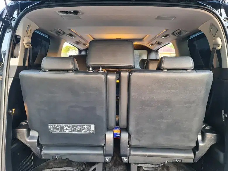 2015 Toyota Alphard  2.5L SC 2015 Toyota Alphard  2.5L SC