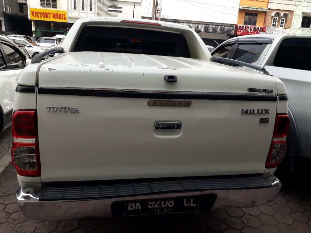 Dijual 2011 Toyota Hilux 2.4L D-Cab G MT 2.4L D-Cab G MT Bekas