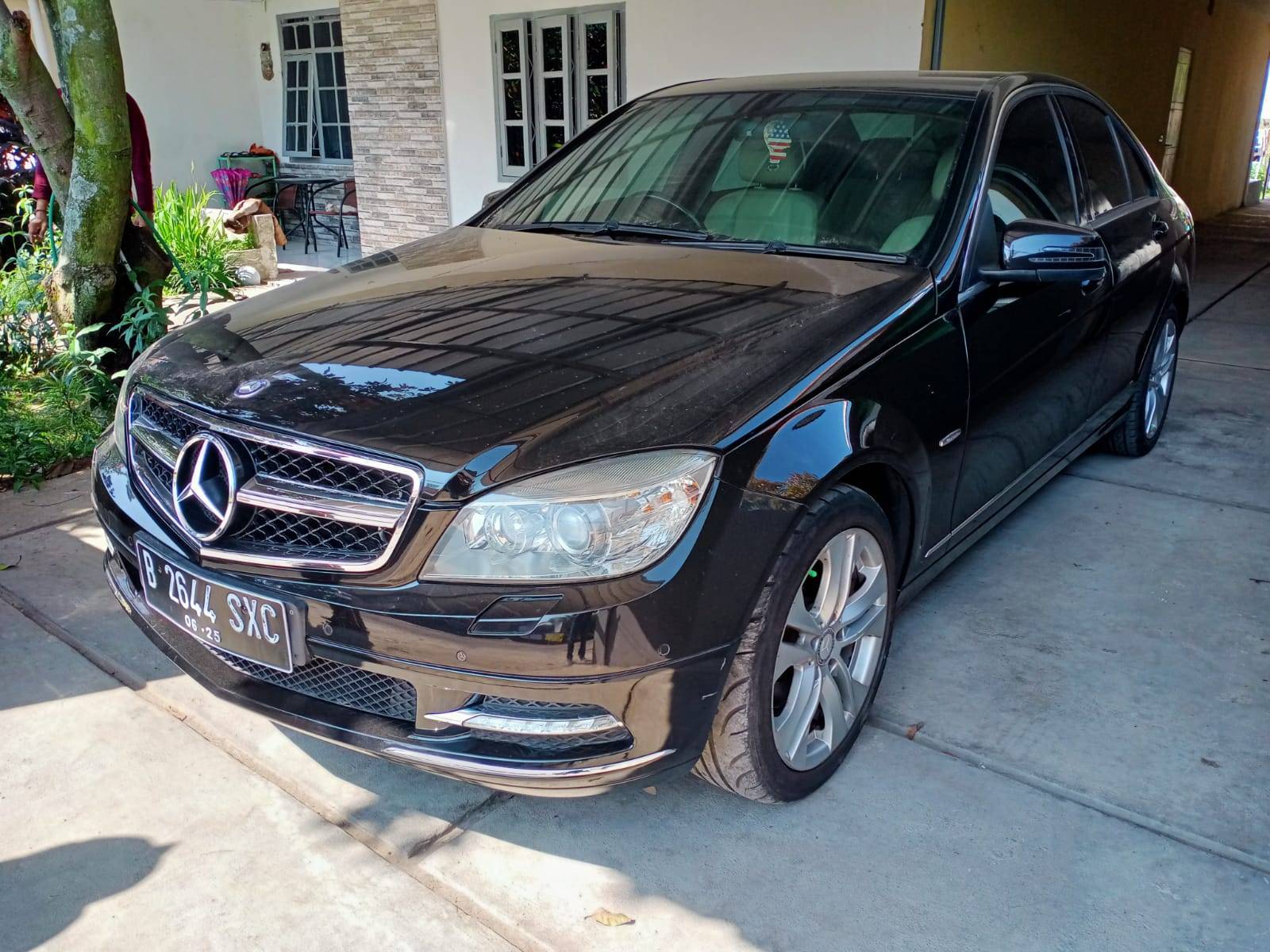 Old 2010 Mercedes Benz C-Class  C300 C300