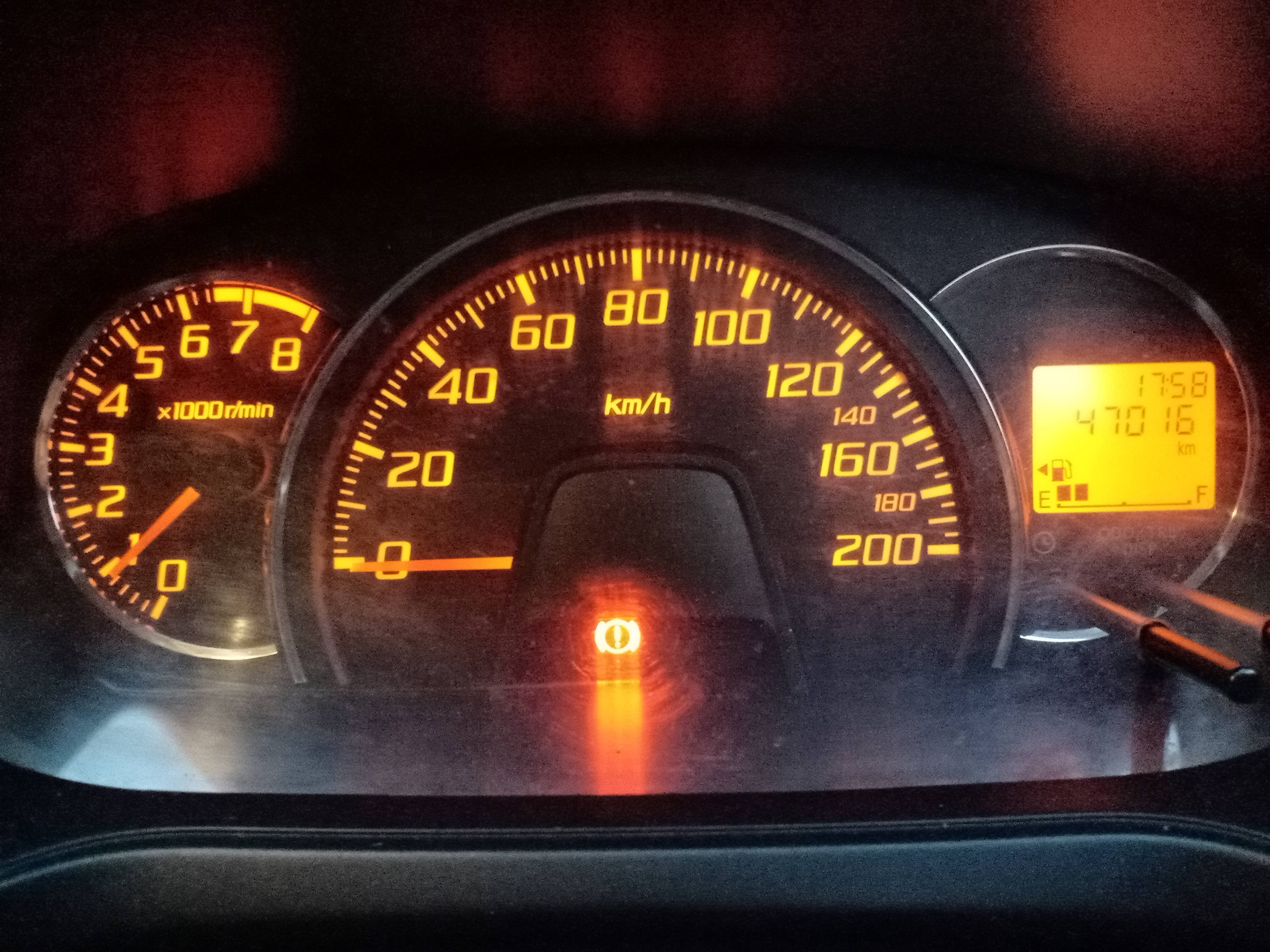 Old 2013 Daihatsu Ayla 1.0L X MT 1.0L X MT