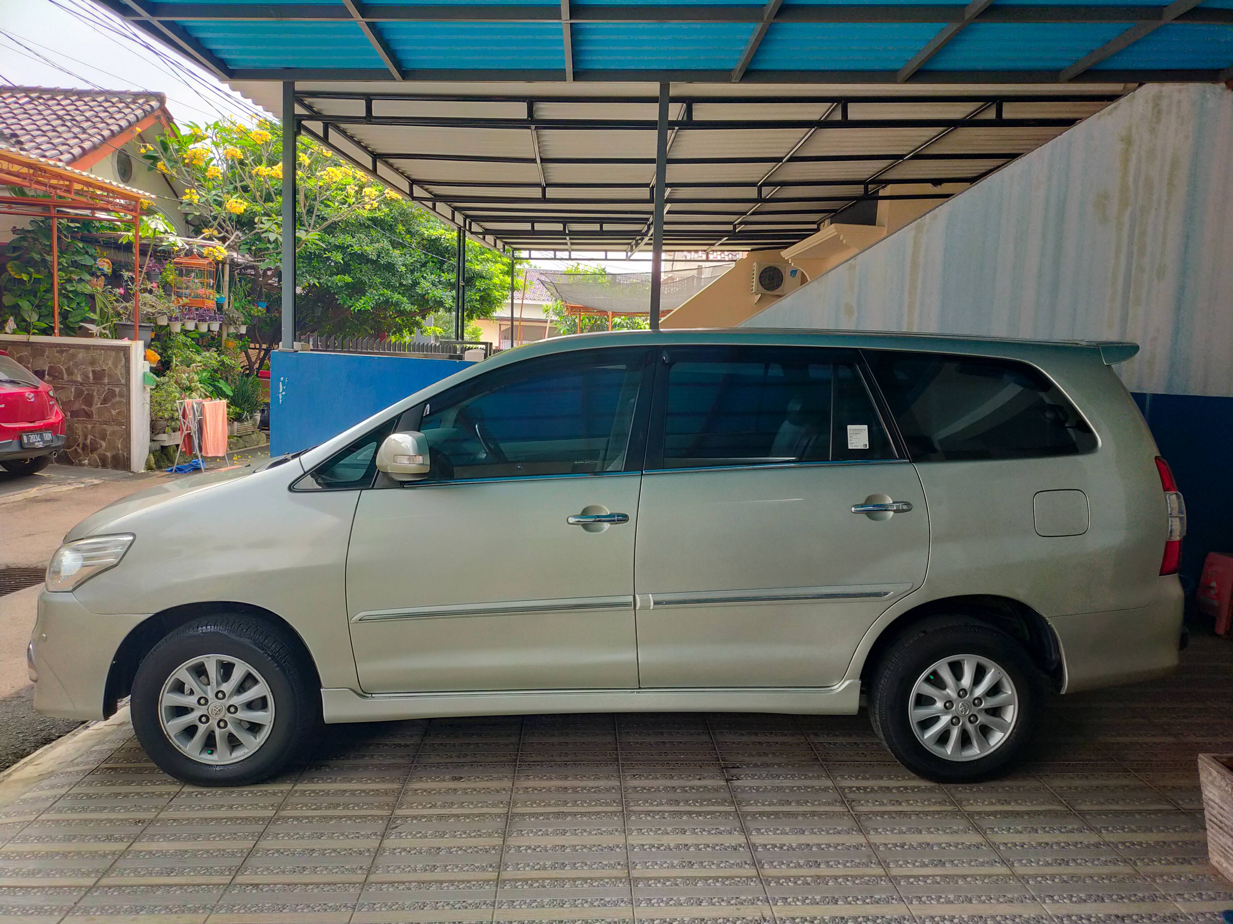 2014 Toyota Kijang Innova V A/T Gasoline V A/T Gasoline tua