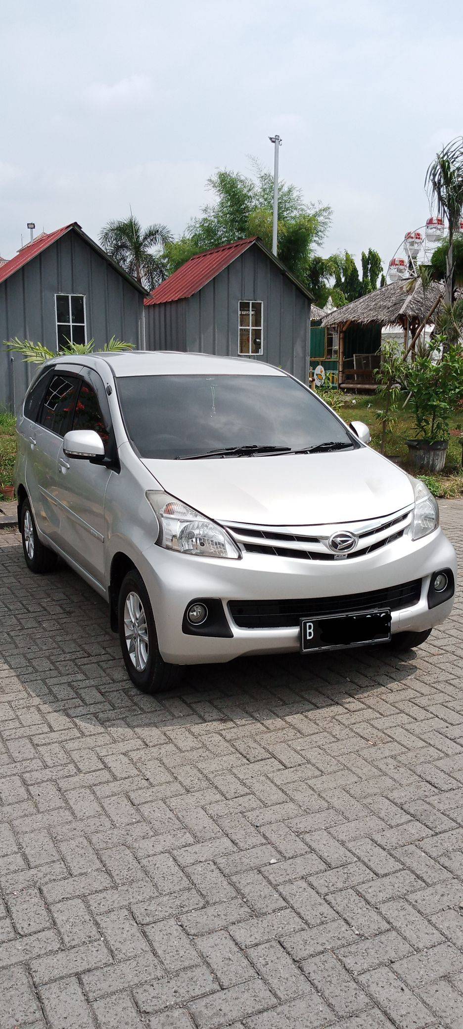 Used 2015 Daihatsu Grand Xenia 1.3 R Deluxe AT 1.3 R Deluxe AT