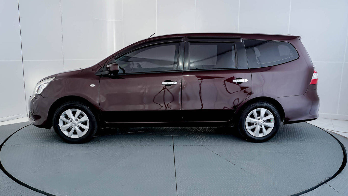 Old 2013 Nissan Grand Livina  1.5 SV AT 1.5 SV AT