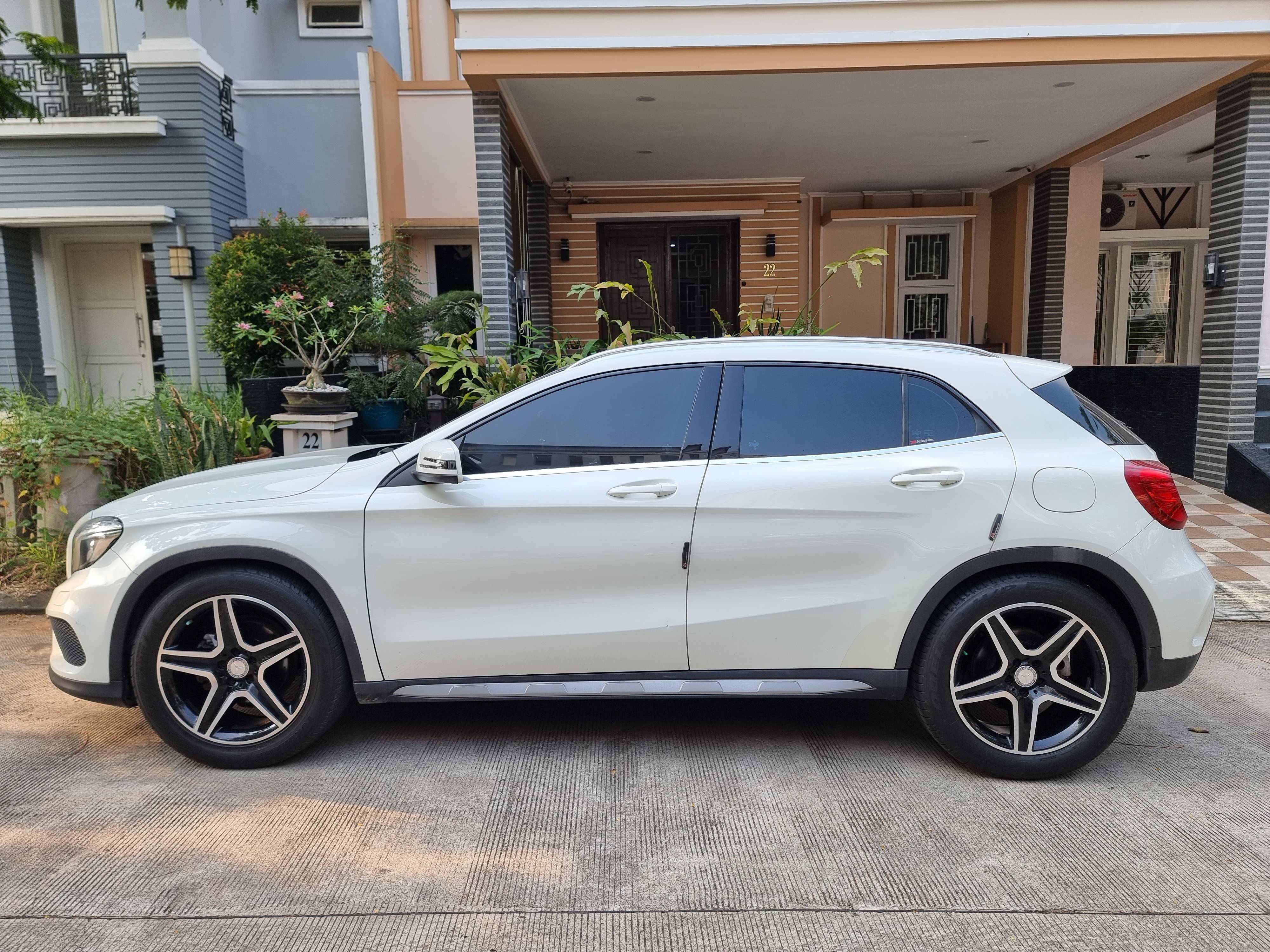 Old 2014 Mercedes Benz GLA-Class 200 AMG Line 200 AMG Line
