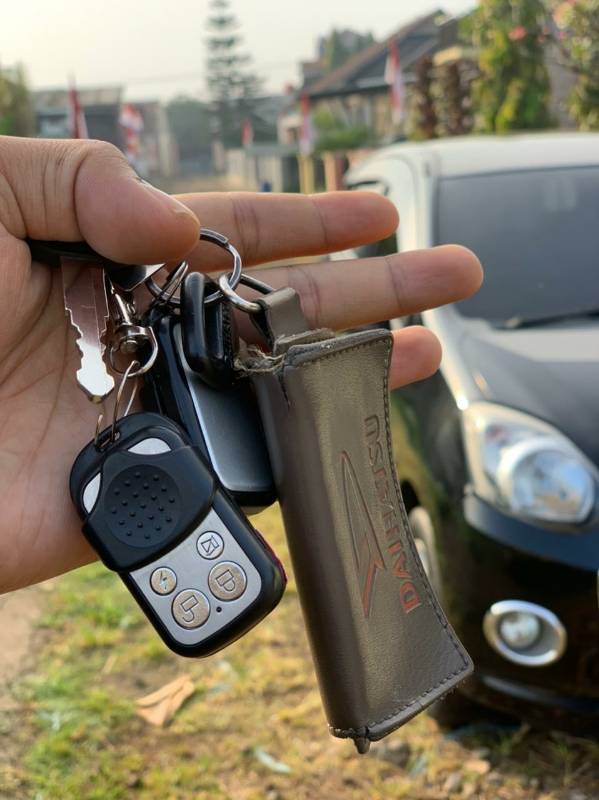 Used 2013 Daihatsu Ayla 1.0L X AB AT 1.0L X AB AT for sale