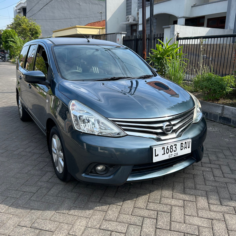 Second Hand 2013 Nissan Grand Livina Second Hand 2013 Nissan Grand Livina