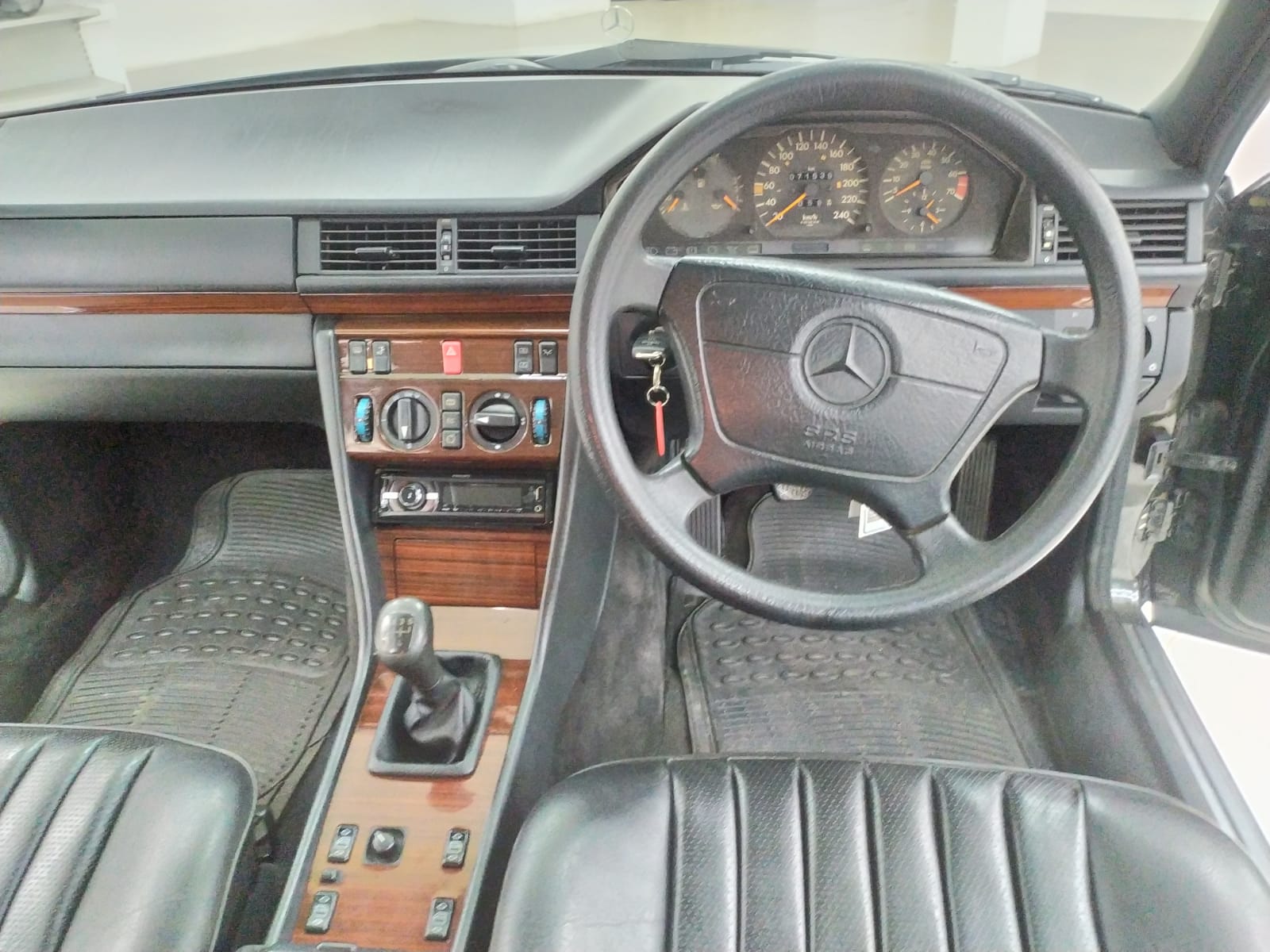 1994 Mercedes Benz E-Class 1994 Mercedes Benz E-Class