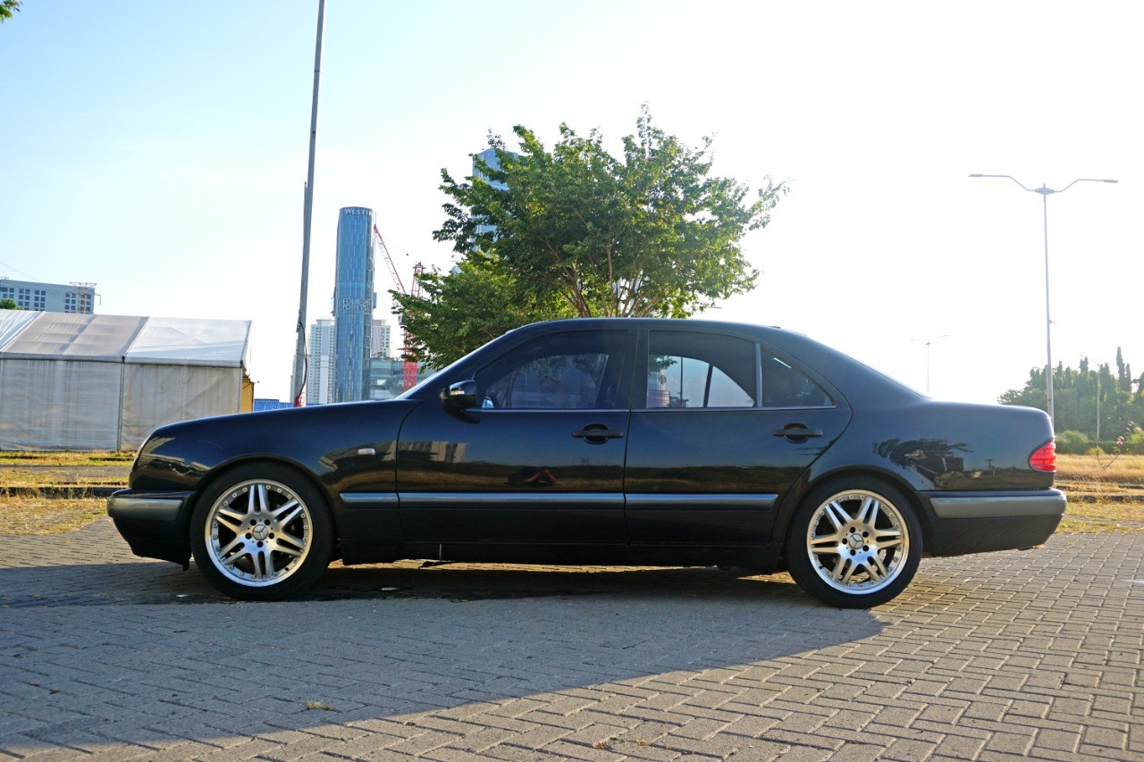 1997 Mercedes Benz E-Class 1997 Mercedes Benz E-Class