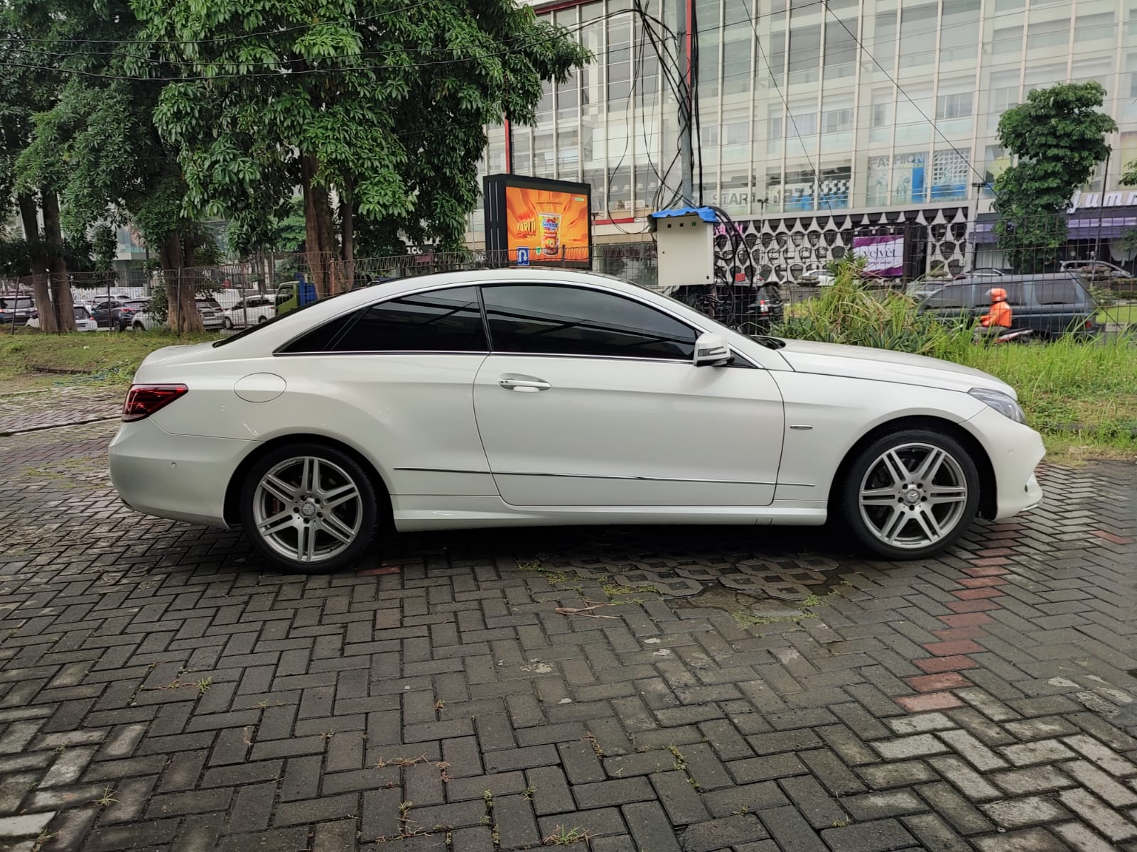 2012 Mercedes Benz E-Class 2012 Mercedes Benz E-Class