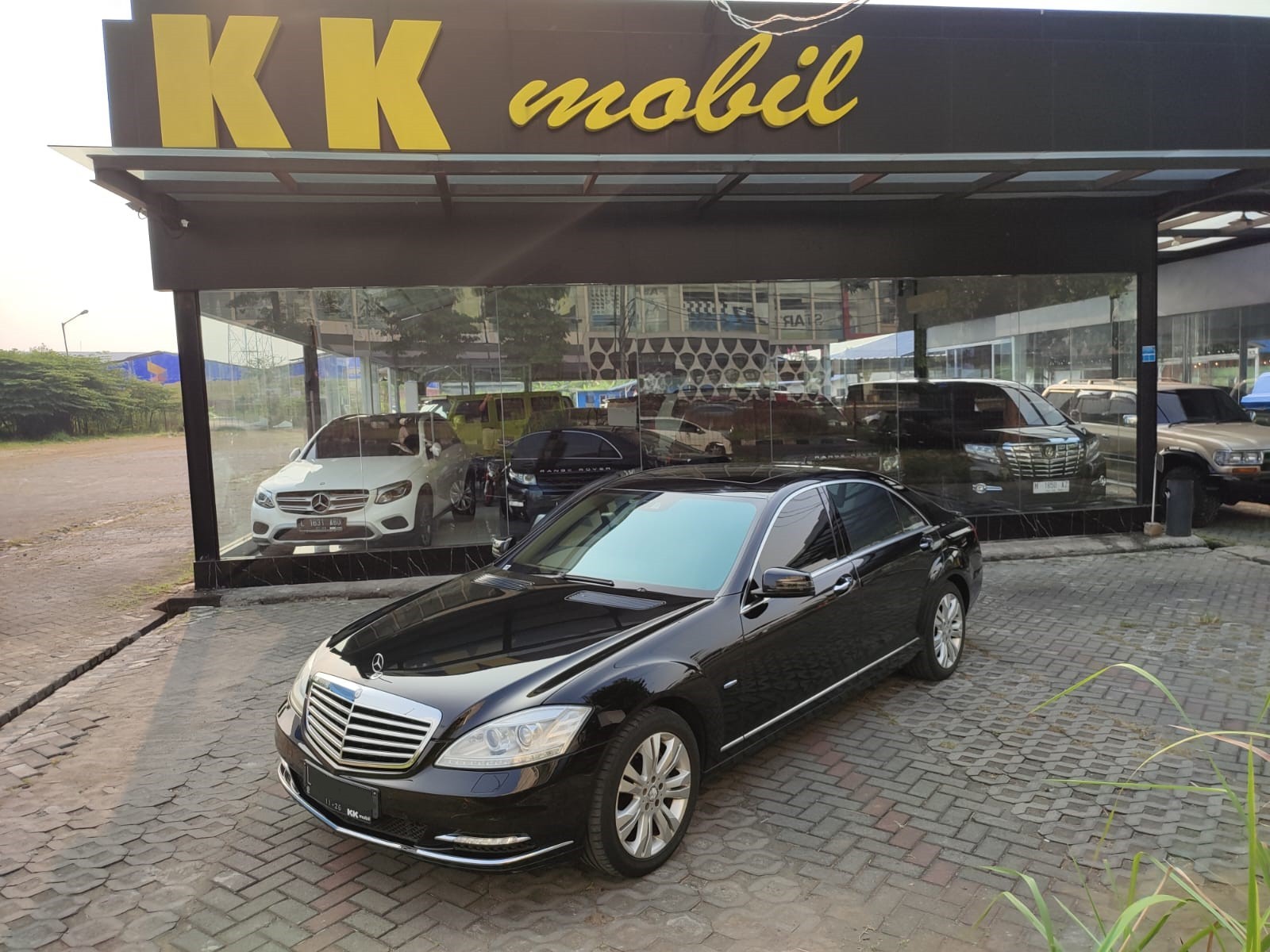 Second Hand 2011 Mercedes Benz S-Class Second Hand 2011 Mercedes Benz S-Class