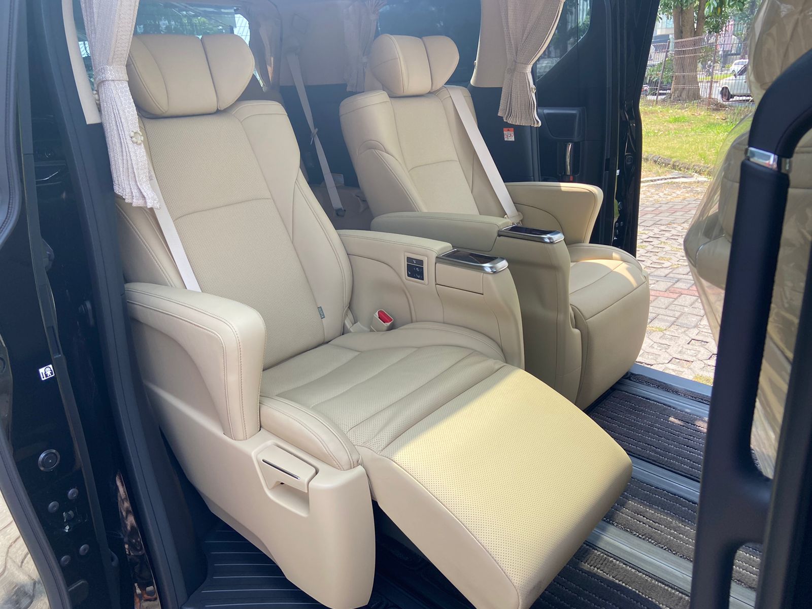 2023 Toyota Alphard 2023 Toyota Alphard