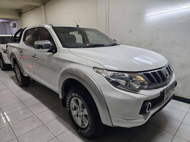2016 Mitsubishi Triton Exceed MT Double Cab 4WD 2016 Mitsubishi Triton Exceed MT Double Cab 4WD