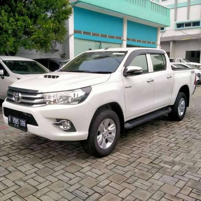 2015 Toyota Hilux Double Cabin G 2.5L MT 2015 Toyota Hilux Double Cabin G 2.5L MT