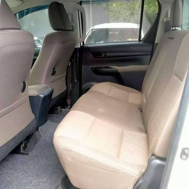 2015 Toyota Hilux Double Cabin G 2.5L MT 2015 Toyota Hilux Double Cabin G 2.5L MT