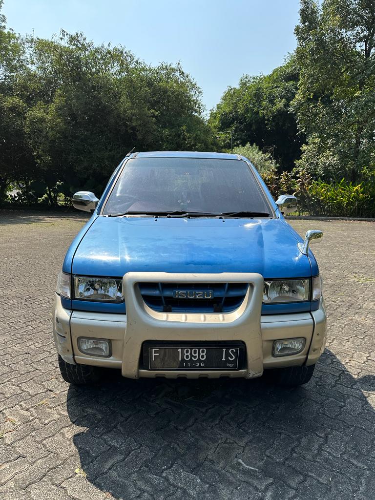 Second Hand 2003 Isuzu Panther Second Hand 2003 Isuzu Panther