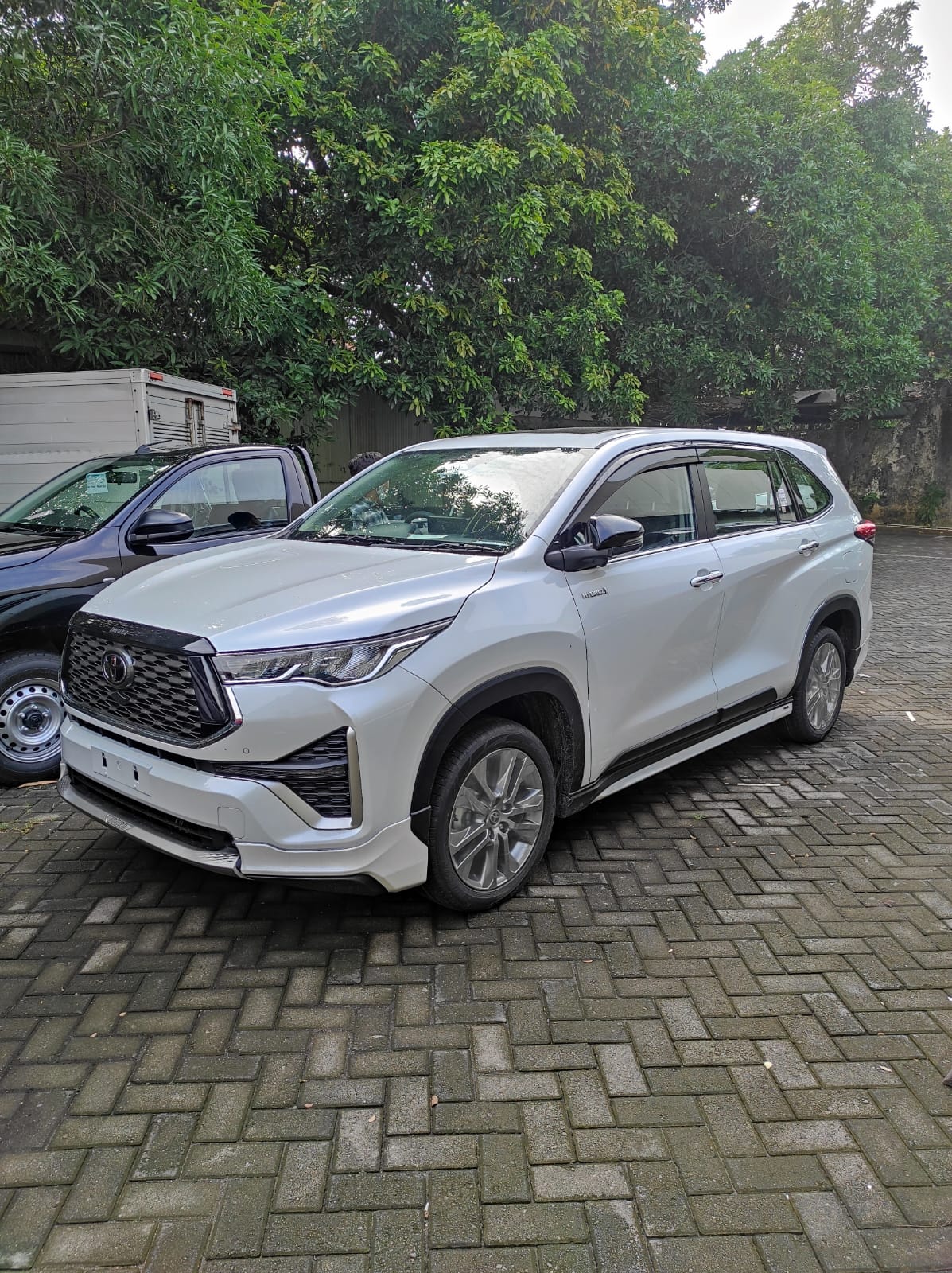 2023 Toyota Kijang Innova Zenix Hybrid EV 2023 Toyota Kijang Innova Zenix Hybrid EV