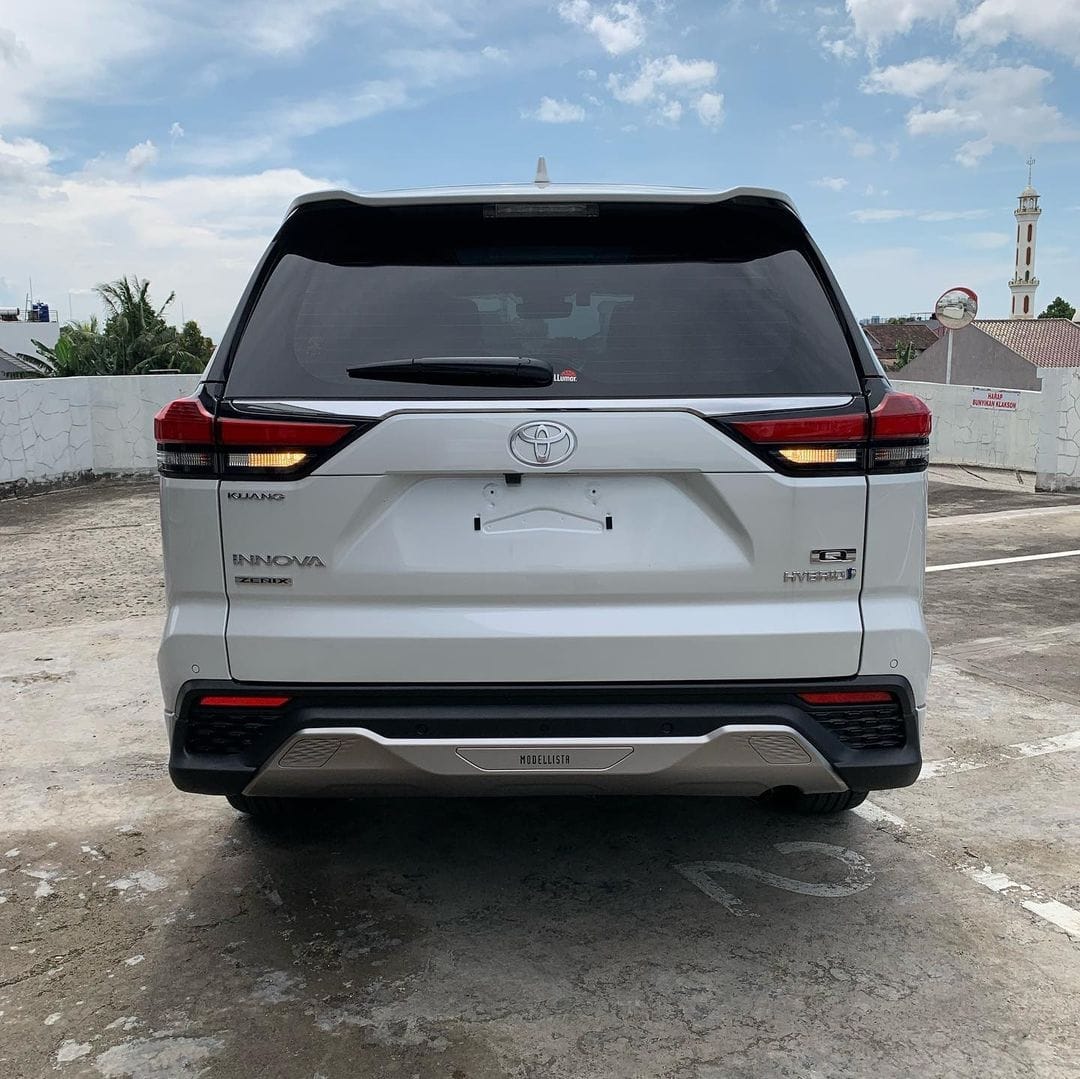 2023 Toyota Kijang Innova Zenix Hybrid EV 2023 Toyota Kijang Innova Zenix Hybrid EV