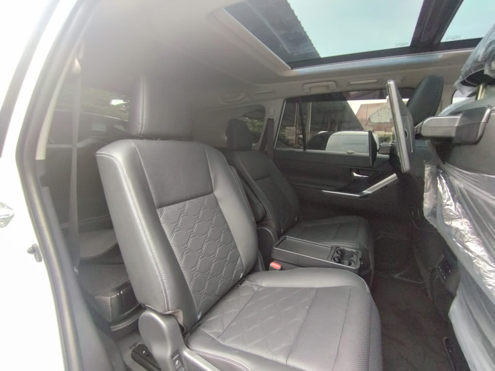 2023 Toyota Kijang Innova Zenix Hybrid EV 2023 Toyota Kijang Innova Zenix Hybrid EV