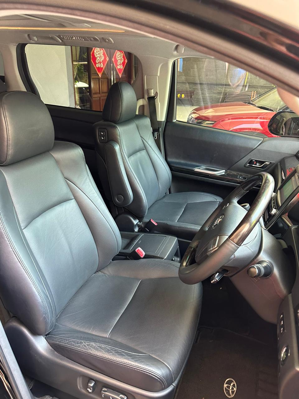 2012 Toyota Vellfire 2012 Toyota Vellfire