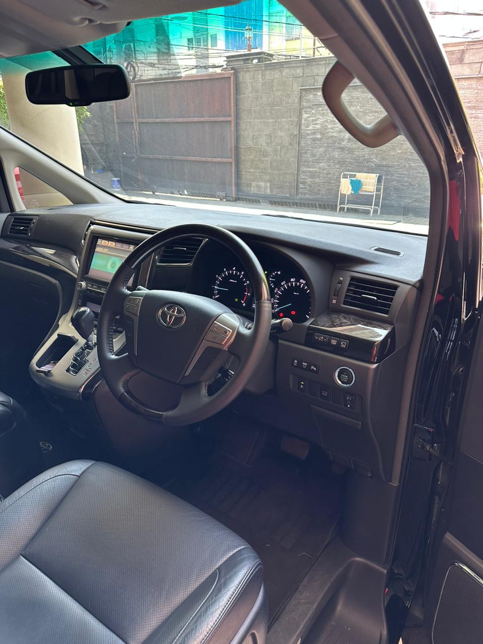 2012 Toyota Vellfire 2012 Toyota Vellfire