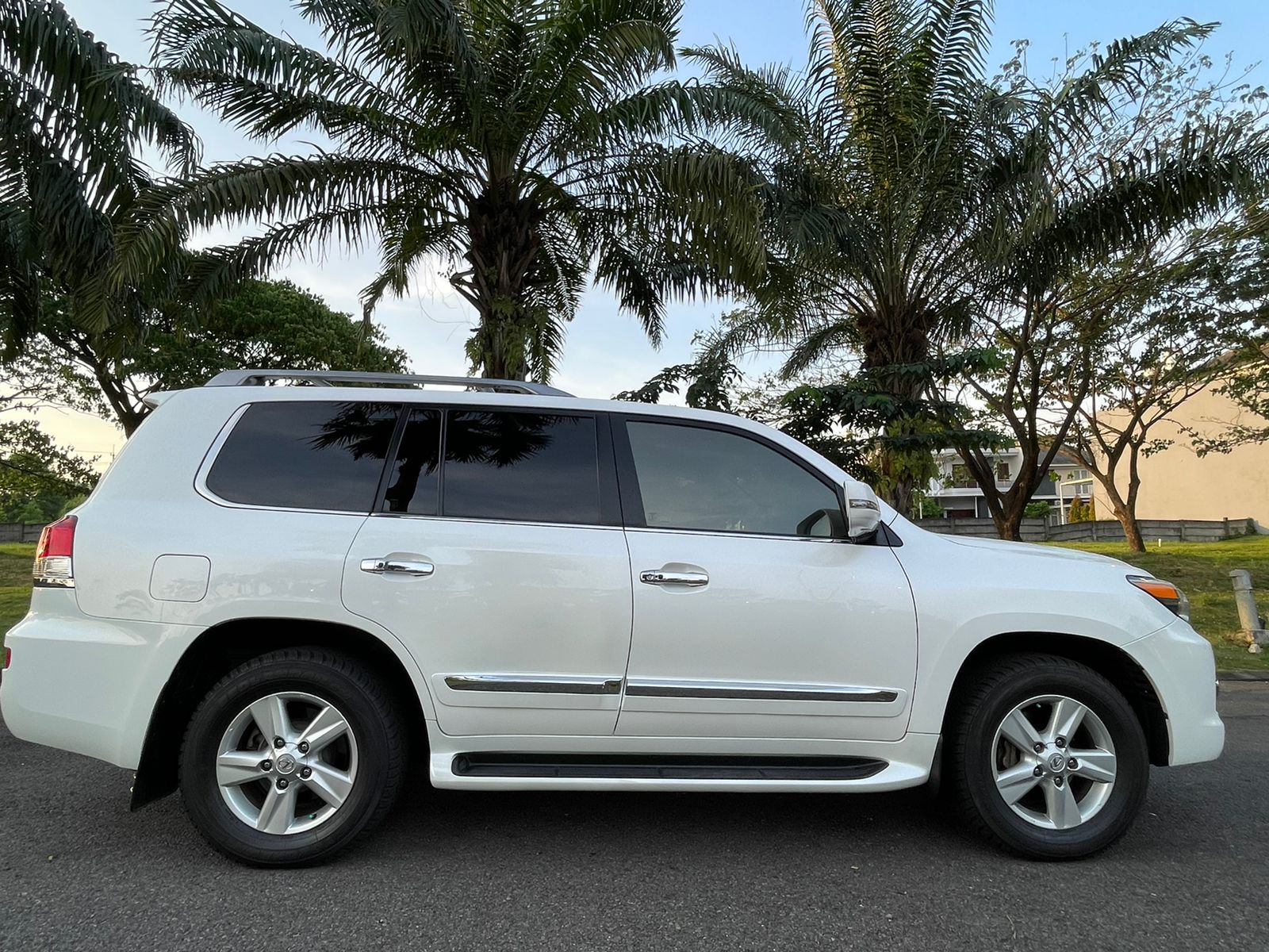 2012 Lexus LX 570 2012 Lexus LX 570