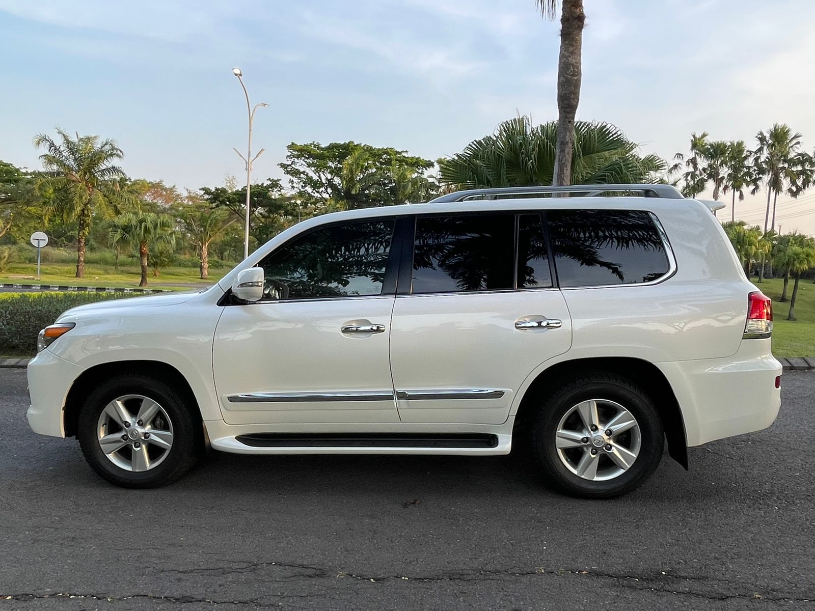 2012 Lexus LX 570 2012 Lexus LX 570