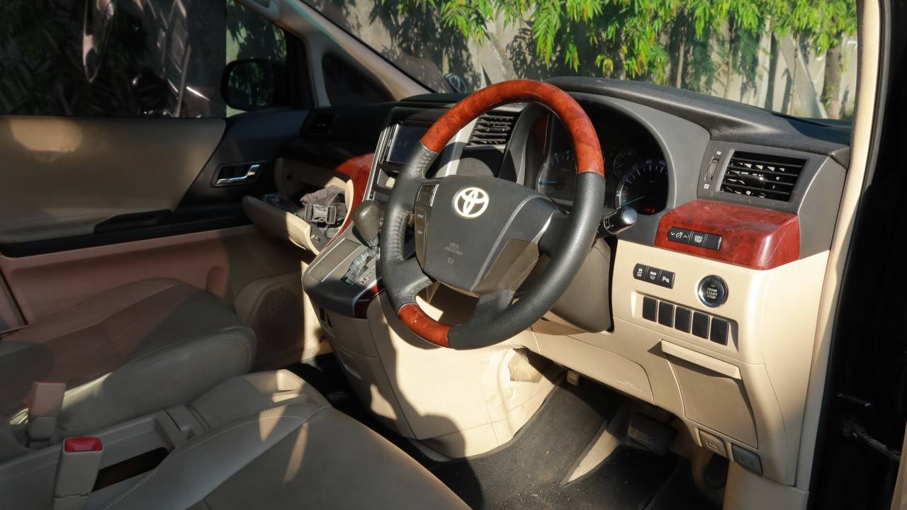 2009 Toyota Alphard 2009 Toyota Alphard