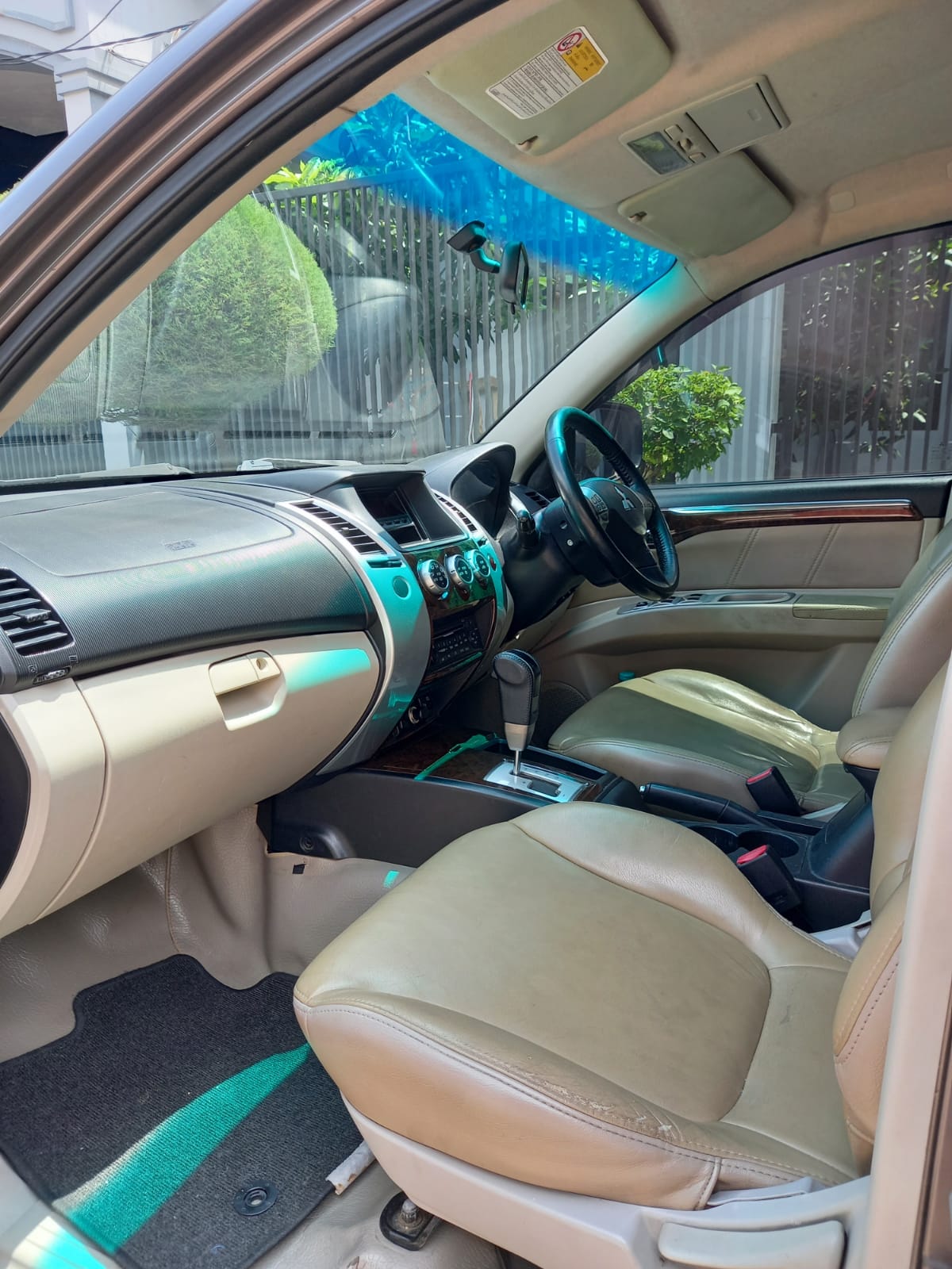 2011 Mitsubishi Pajero Sport  2011 Mitsubishi Pajero Sport