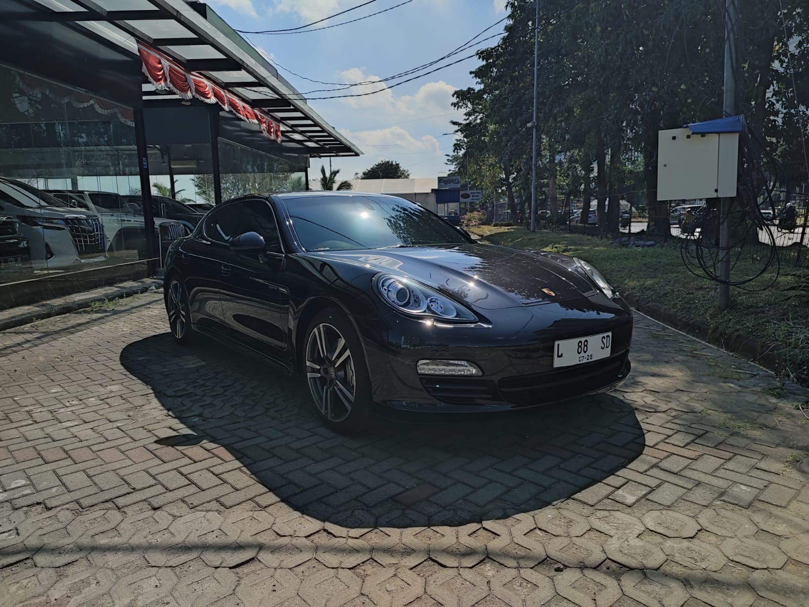 2013 Porsche Panamera S E-Hybrid 2013 Porsche Panamera S E-Hybrid