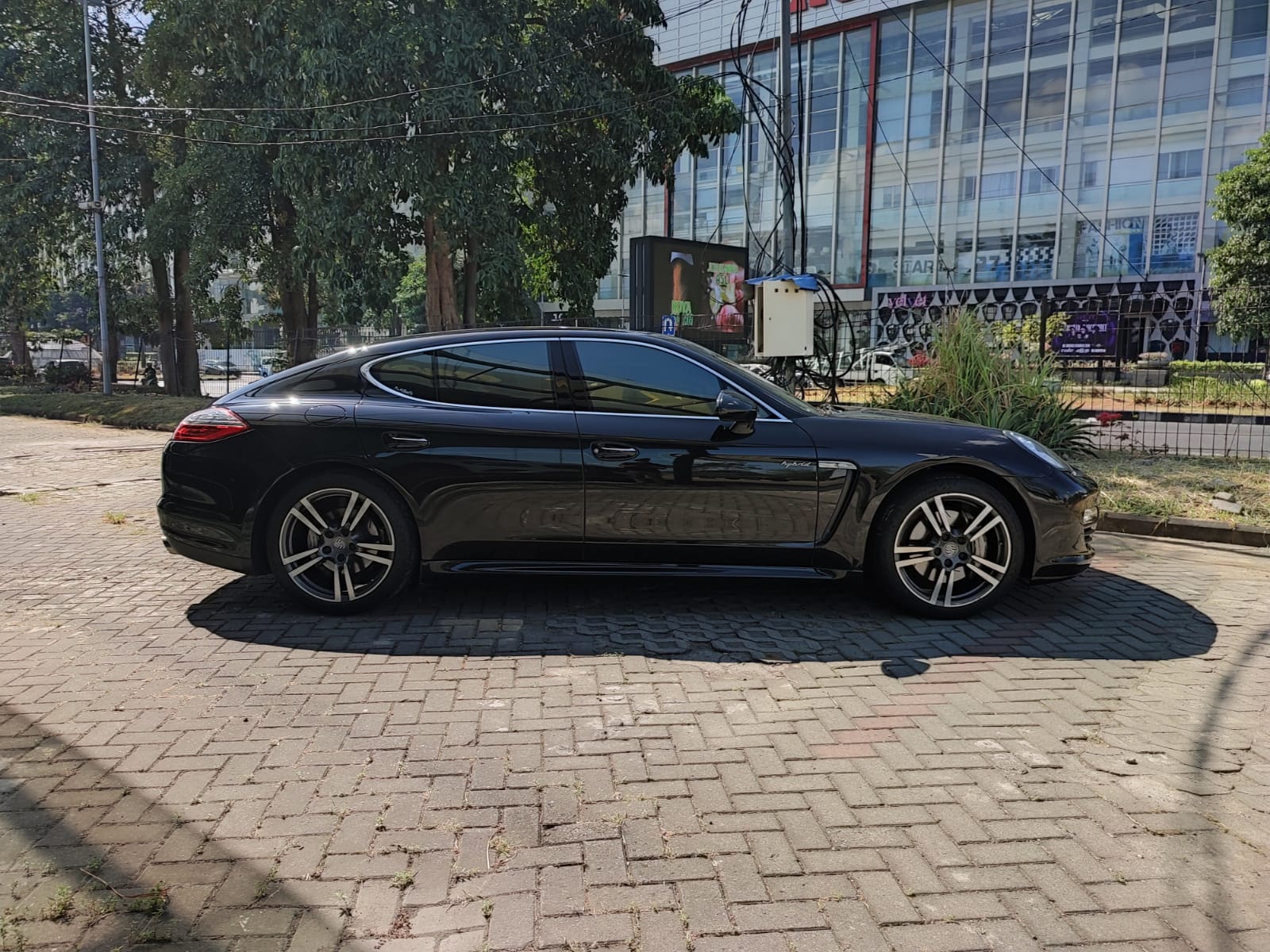 2013 Porsche Panamera S E-Hybrid 2013 Porsche Panamera S E-Hybrid