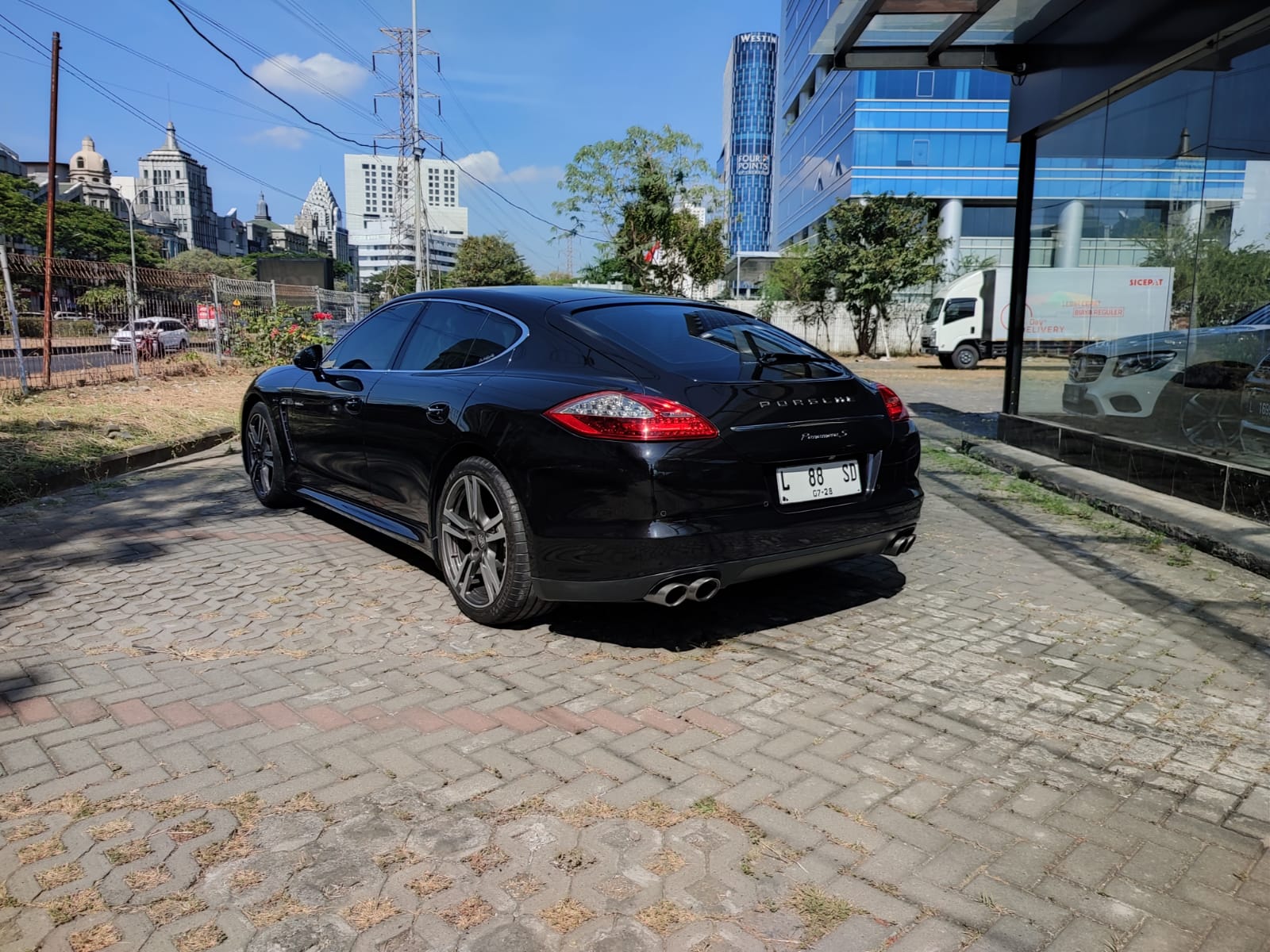 2013 Porsche Panamera S E-Hybrid 2013 Porsche Panamera S E-Hybrid