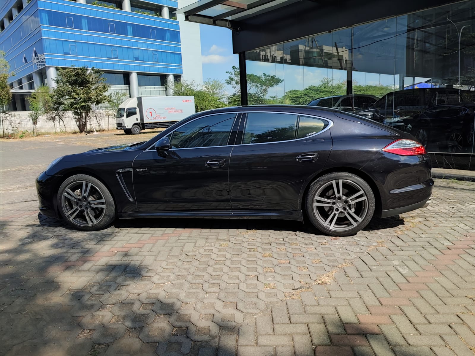 2013 Porsche Panamera S E-Hybrid 2013 Porsche Panamera S E-Hybrid