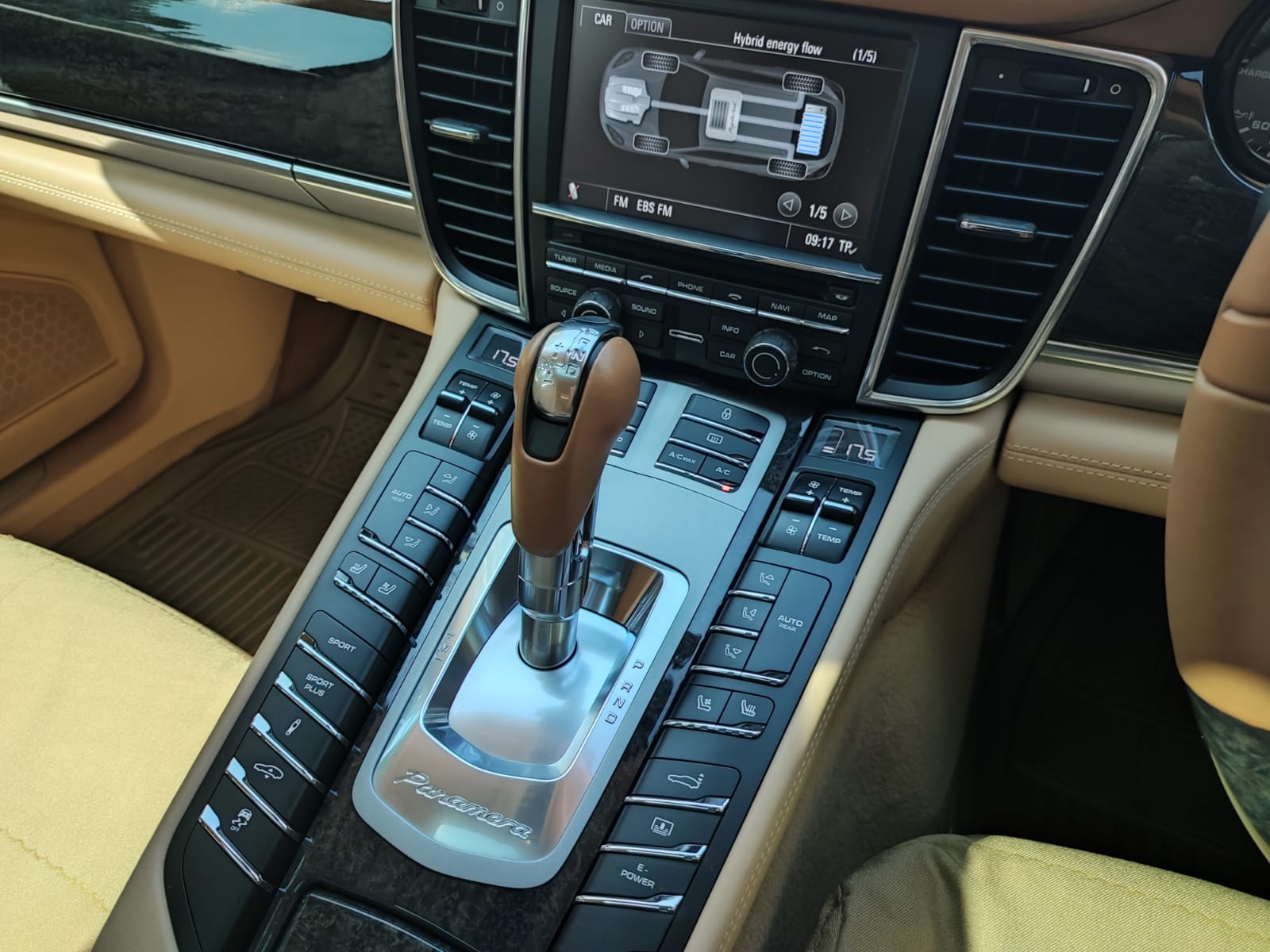 2013 Porsche Panamera S E-Hybrid 2013 Porsche Panamera S E-Hybrid