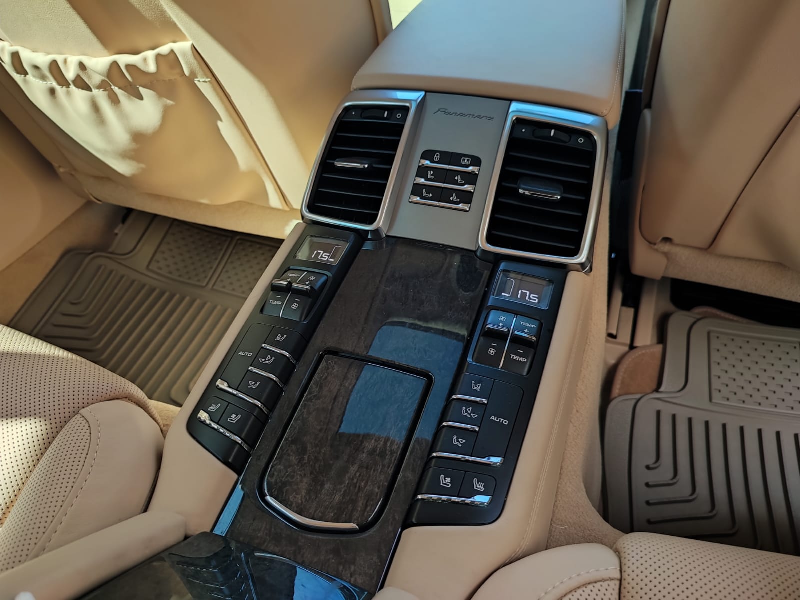 2013 Porsche Panamera S E-Hybrid 2013 Porsche Panamera S E-Hybrid