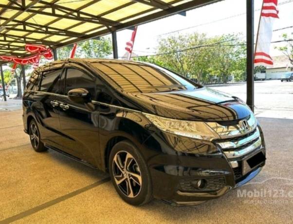 Dijual 2015 Honda Odyssey  2.4 E AT 2.4 E AT Bekas