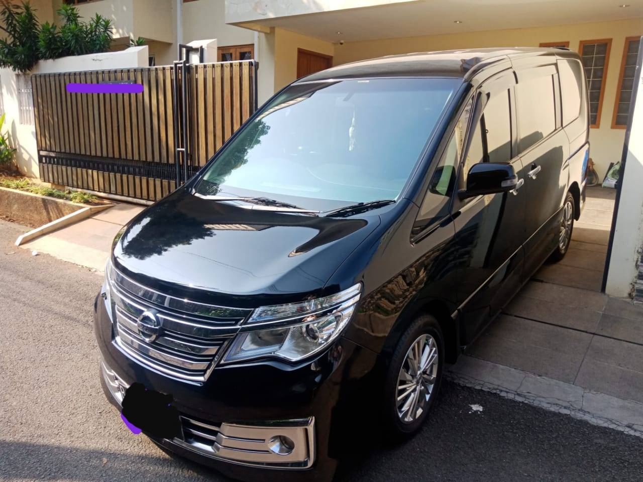 Second Hand 2015 Nissan Serena Second Hand 2015 Nissan Serena