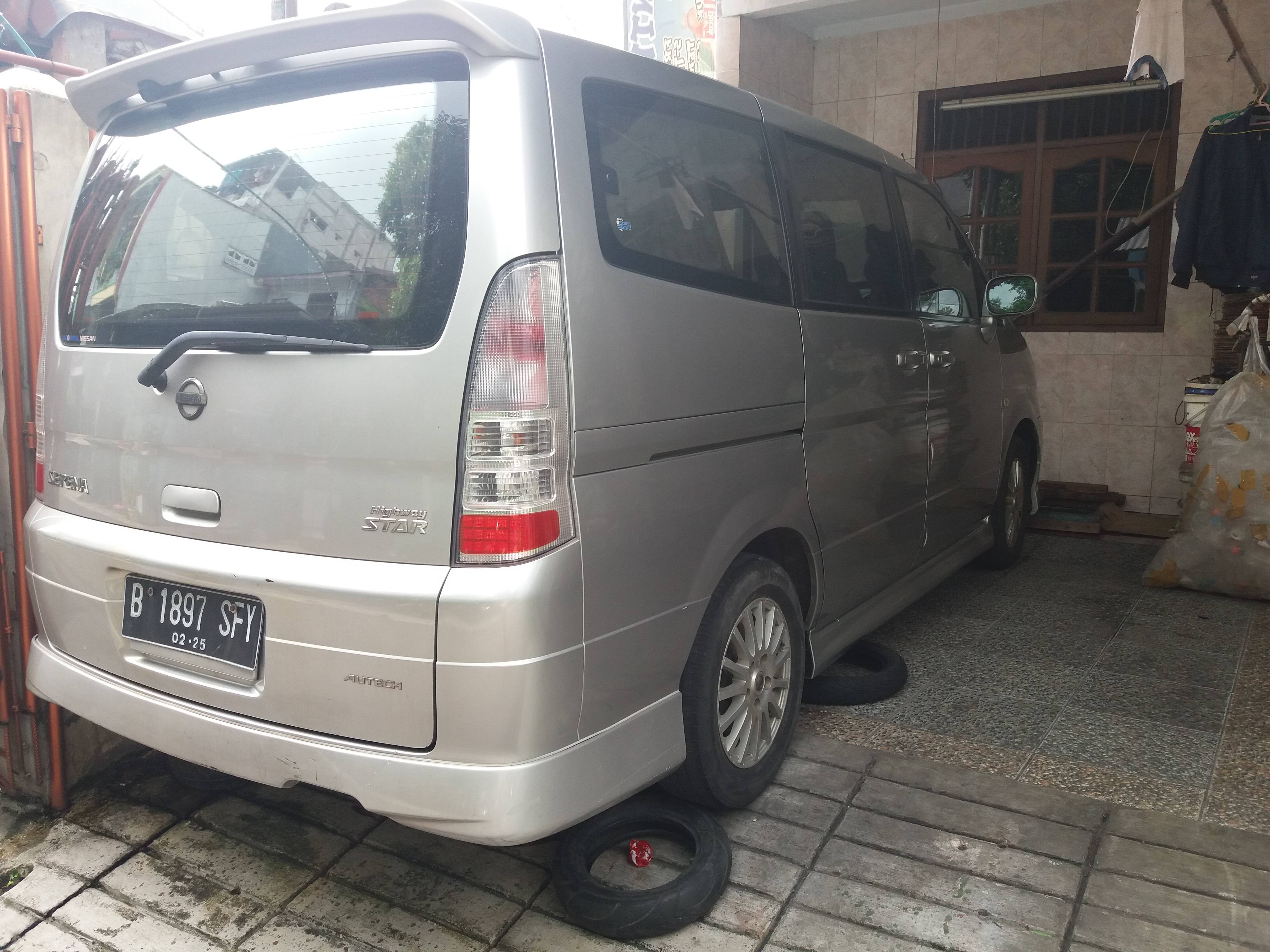 2010 Nissan Serena 2010 Nissan Serena