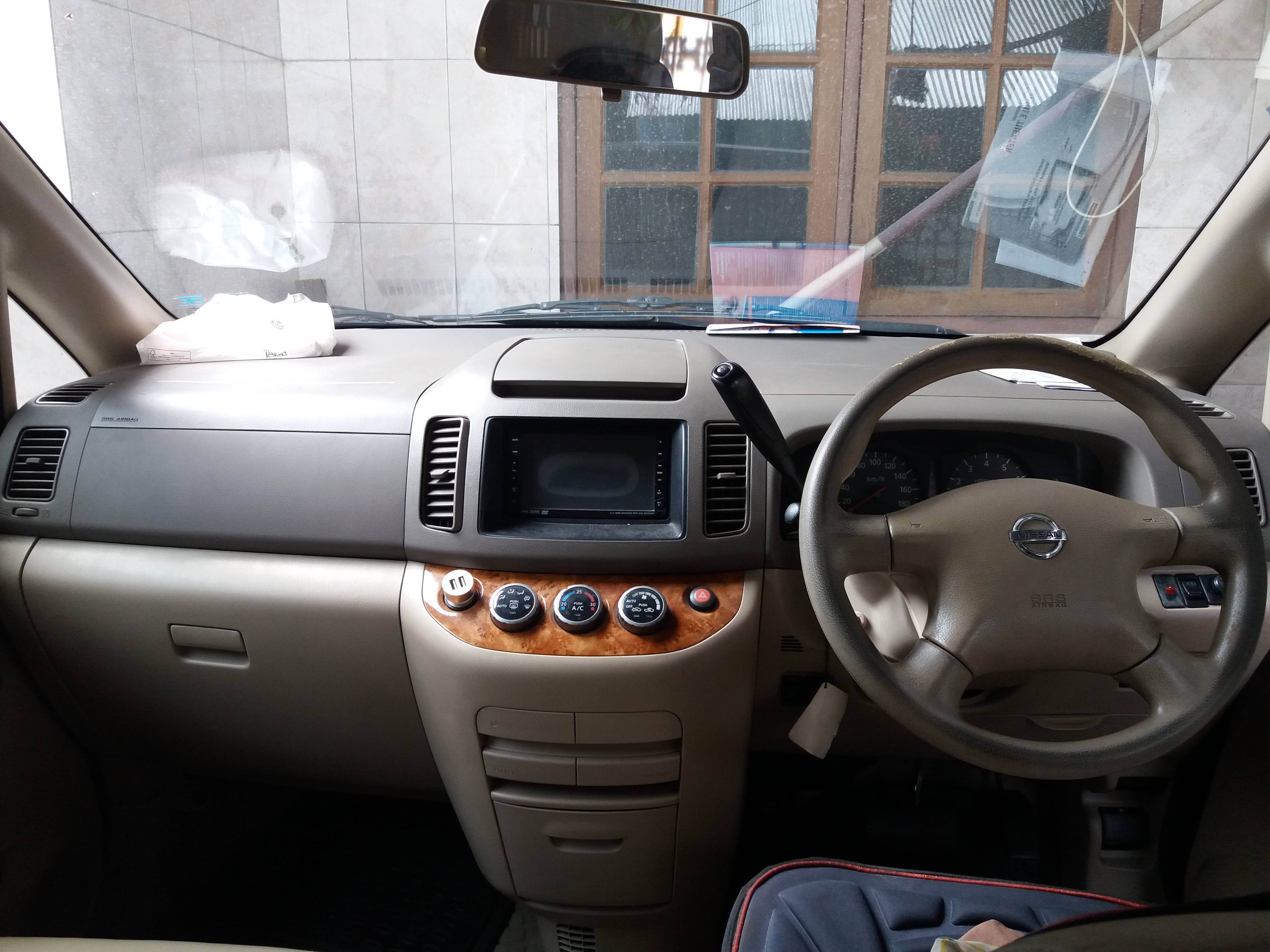 2010 Nissan Serena 2010 Nissan Serena