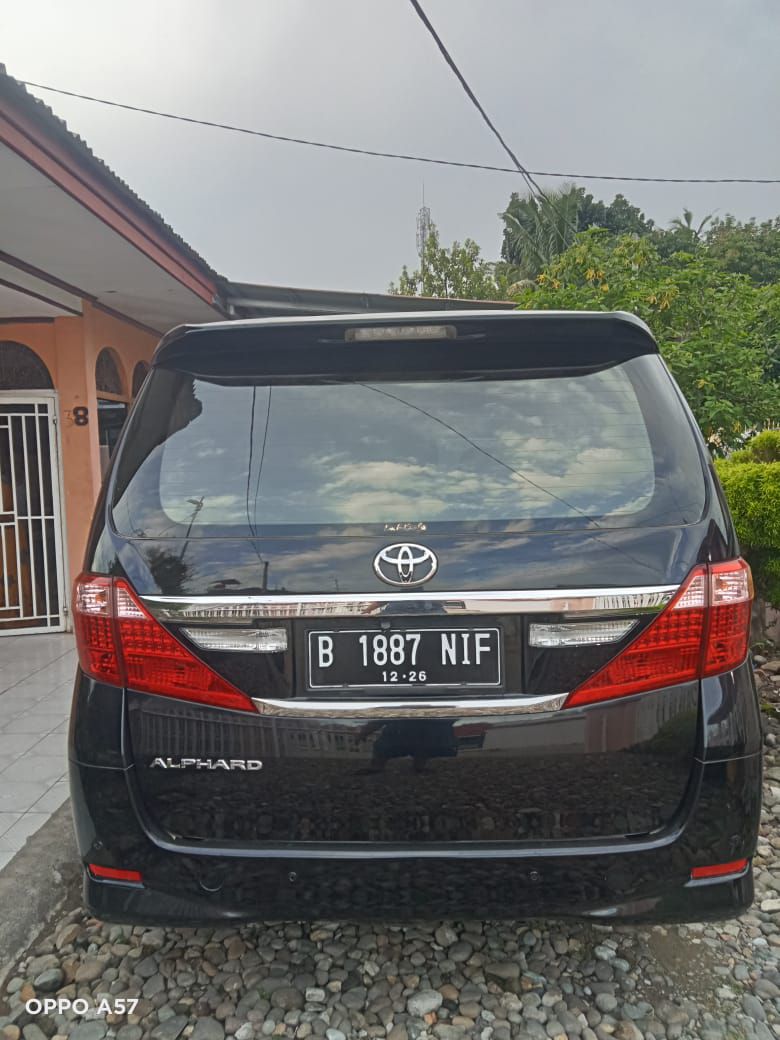 2013 Toyota Alphard  2.5 X A/T 2013 Toyota Alphard  2.5 X A/T