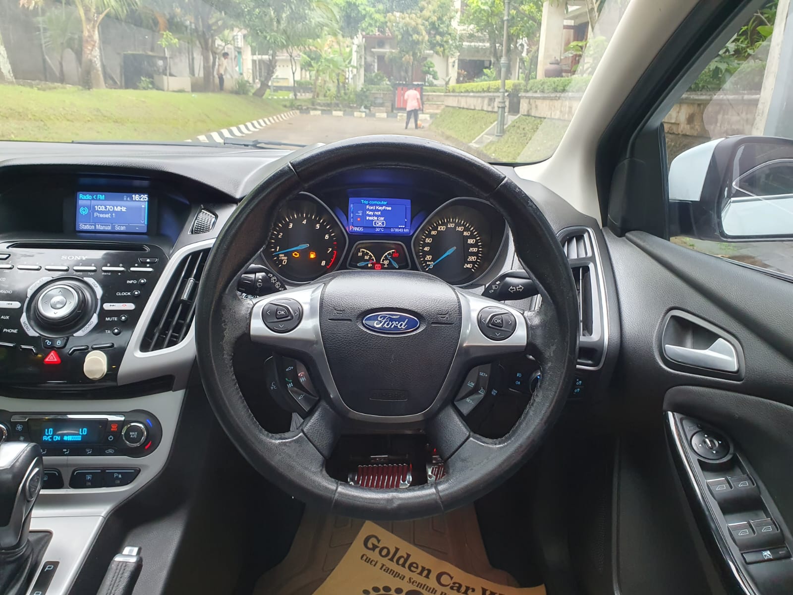 2013 Ford Focus 2.0 SPORTY AT 2013 Ford Focus 2.0 SPORTY AT