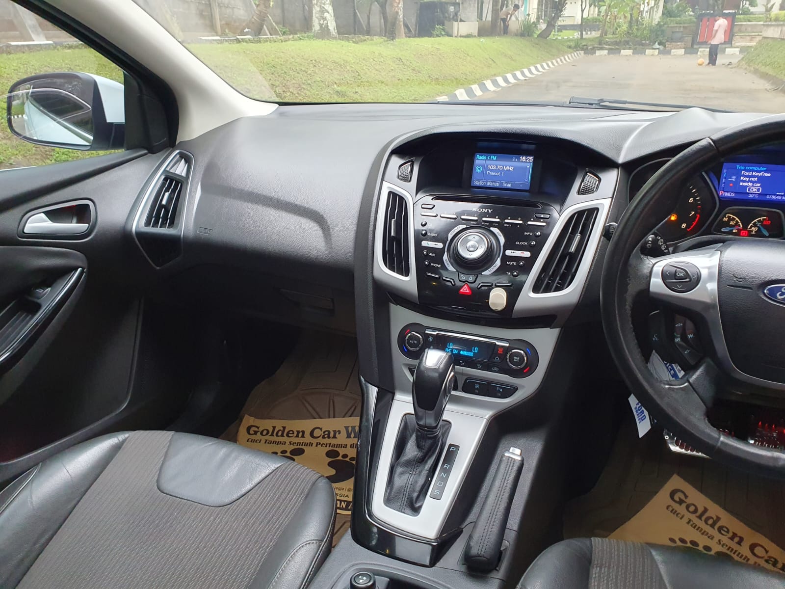 2013 Ford Focus 2.0 SPORTY AT 2013 Ford Focus 2.0 SPORTY AT