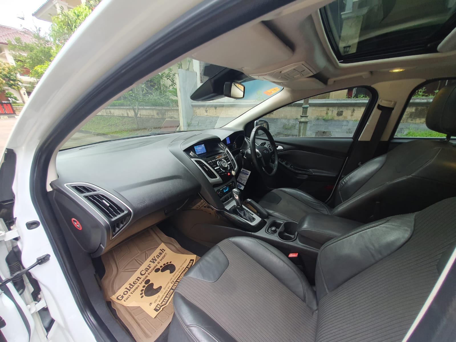 2013 Ford Focus 2.0 SPORTY AT 2013 Ford Focus 2.0 SPORTY AT