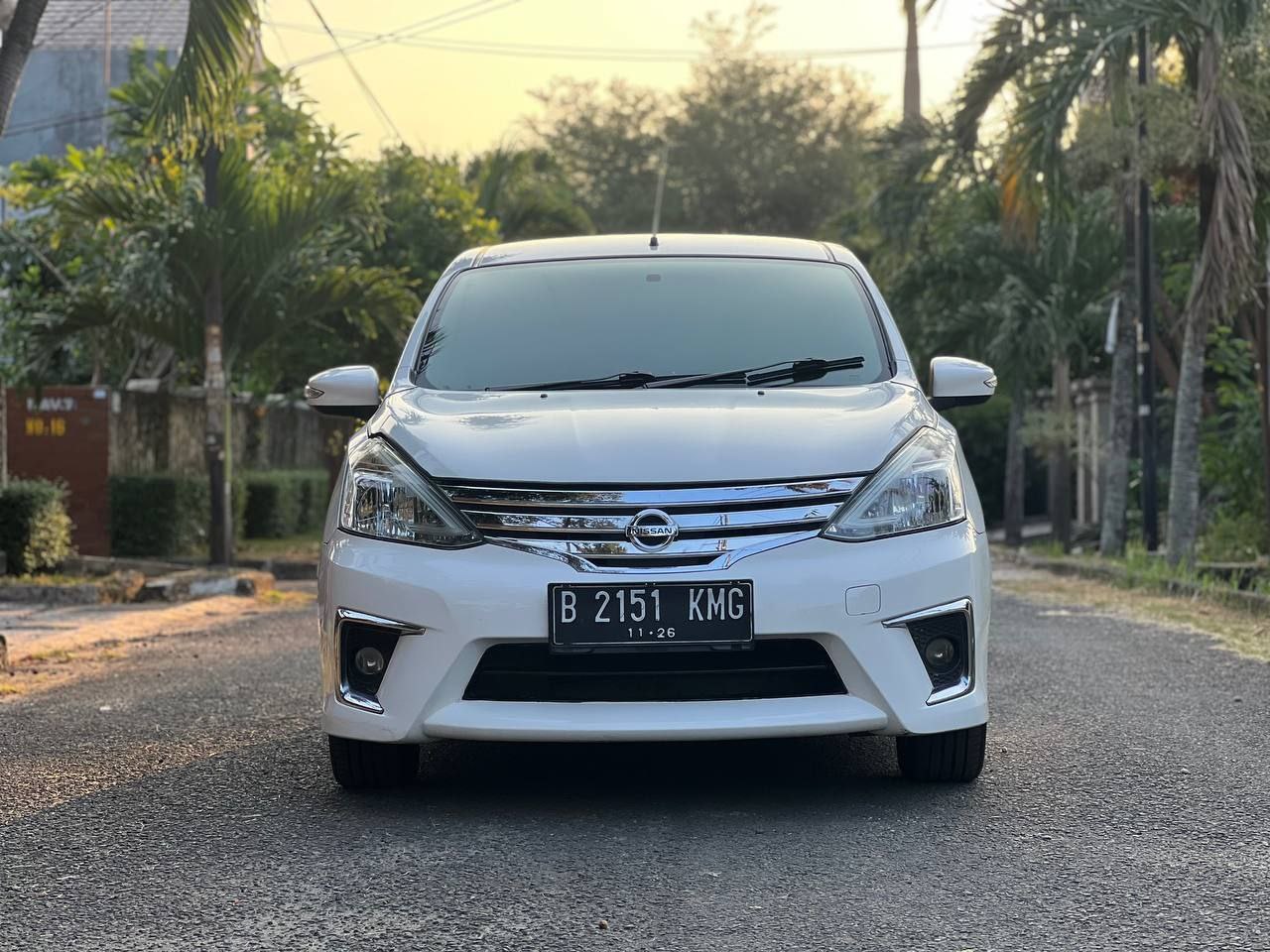 Second Hand 2016 Nissan Grand Livina Second Hand 2016 Nissan Grand Livina