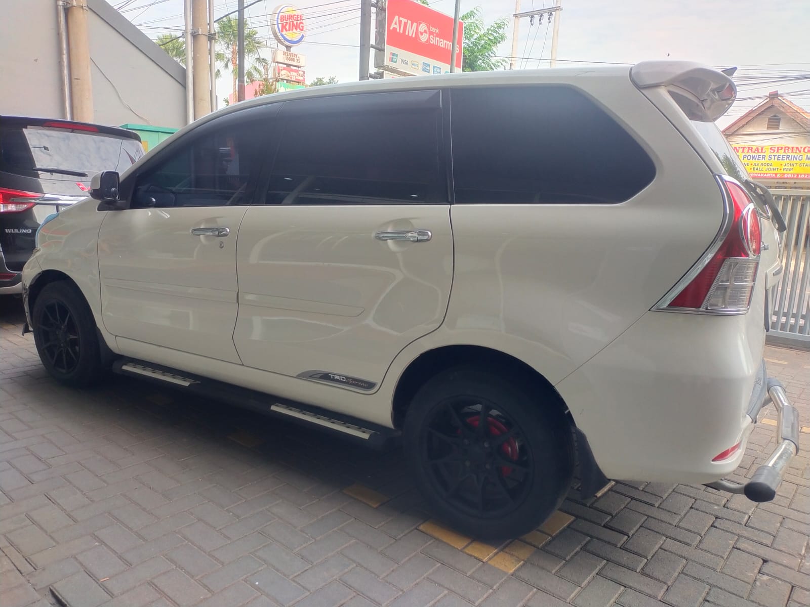 2013 Daihatsu Xenia 2013 Daihatsu Xenia