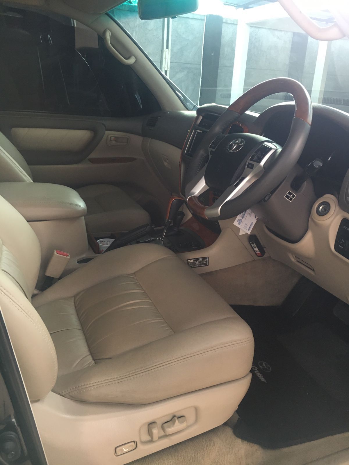 2005 Toyota Land Cruiser  2005 Toyota Land Cruiser