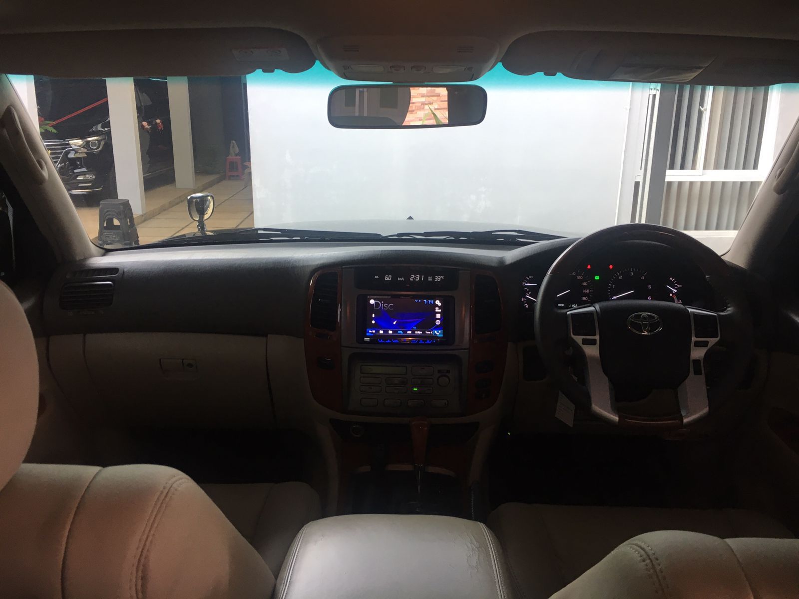 2005 Toyota Land Cruiser  2005 Toyota Land Cruiser